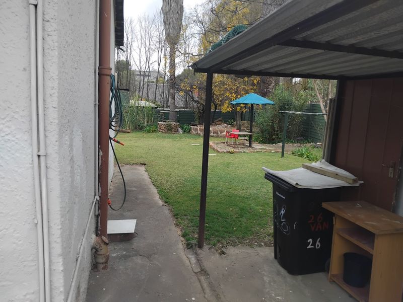 SPACIOUS FAMILY HAVEN WITH GRANNY FLAT, POOL & ENTERTAINMENT AREA! - Photo 8