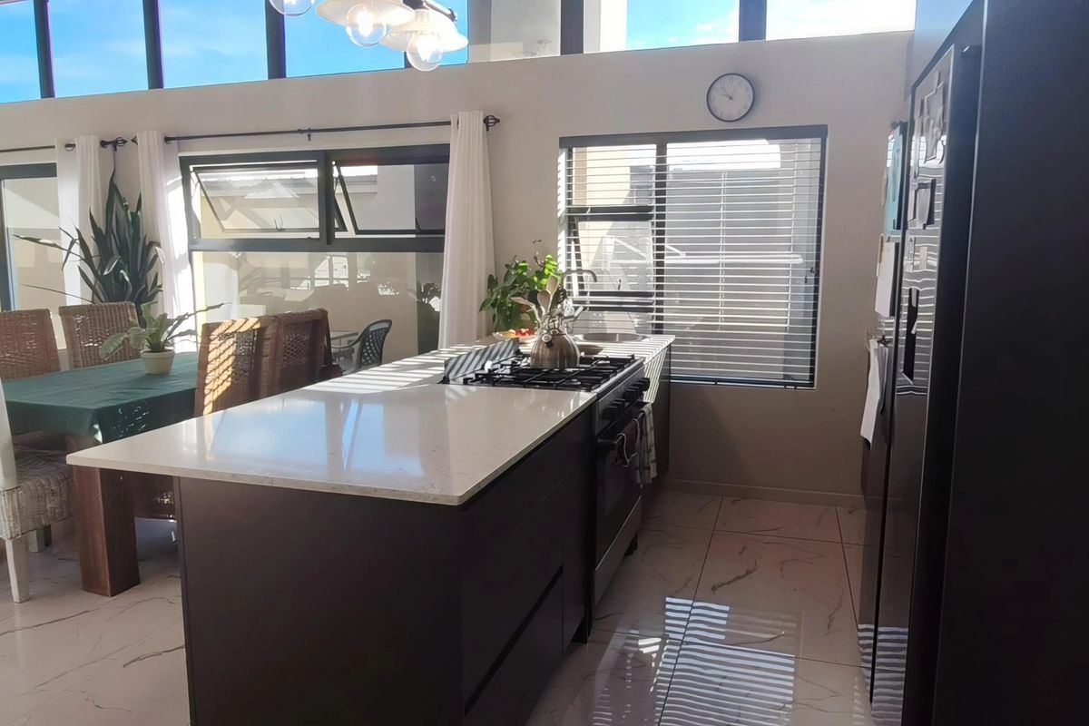 Elegant Modern Duette with Views and Premium Finishes - Photo 5