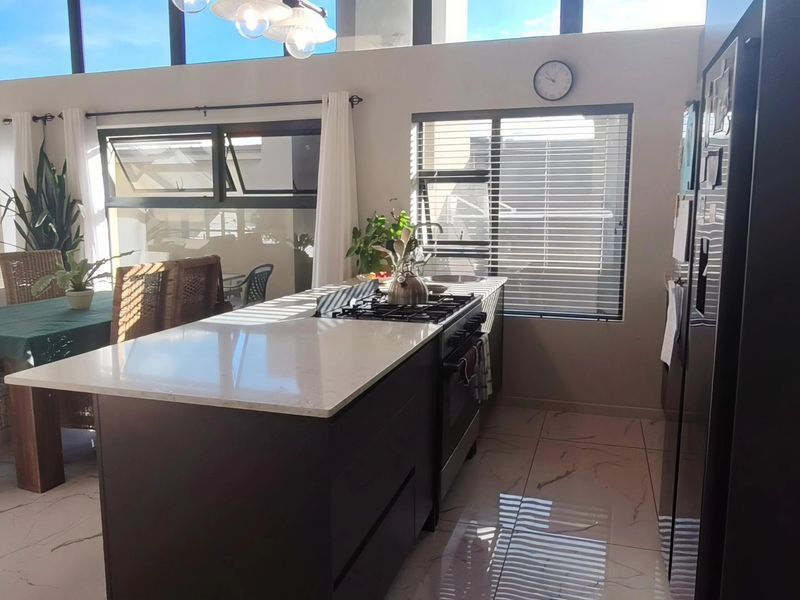 Elegant Modern Duette with Views and Premium Finishes - Photo 5