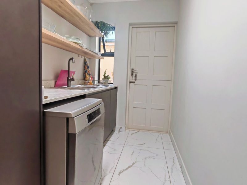 Elegant Modern Duette with Views and Premium Finishes - Photo 6