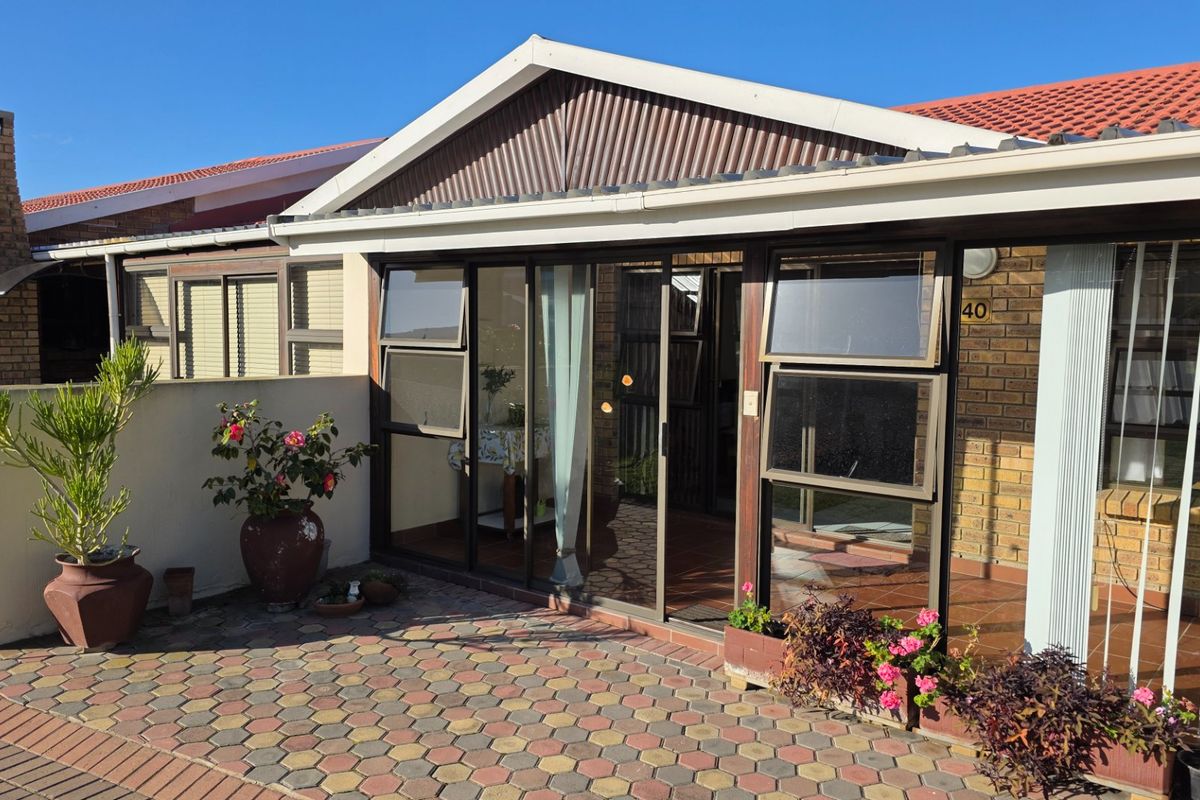 Not Often to Reach the Market.... Very Popular Retirement Complex... Close to Hartenbos !!! - Photo 2