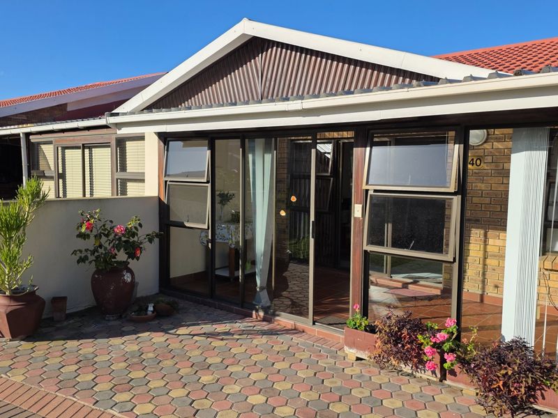 Not Often to Reach the Market.... Very Popular Retirement Complex... Close to Hartenbos !!! - Photo 2