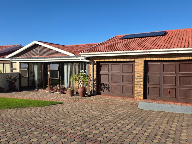 Not Often to Reach the Market.... Very Popular Retirement Complex... Close to Hartenbos !!! - Photo 1
