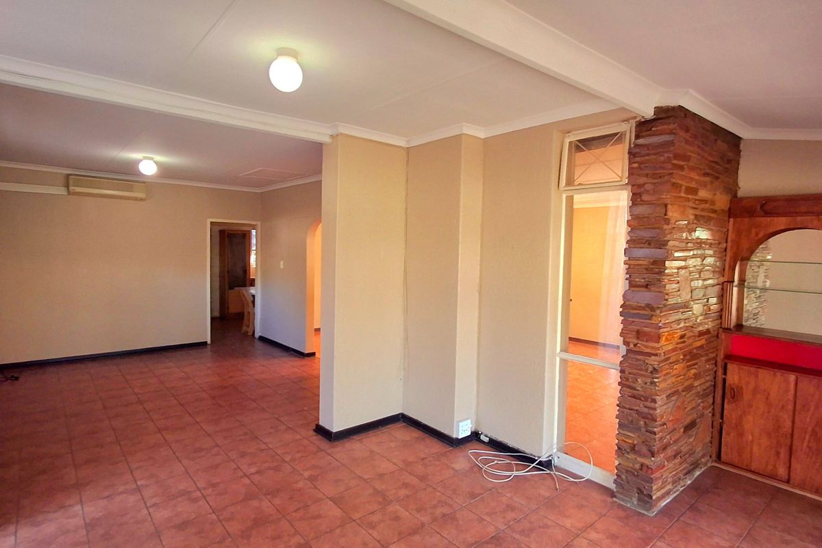 Spacious 4-Bedroom Family Home with 3 Living Areas & Huge Yard in Prime Sasolburg Location - Photo 3
