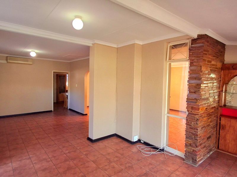 Spacious 4-Bedroom Family Home with 3 Living Areas & Huge Yard in Prime Sasolburg Location - Photo 3