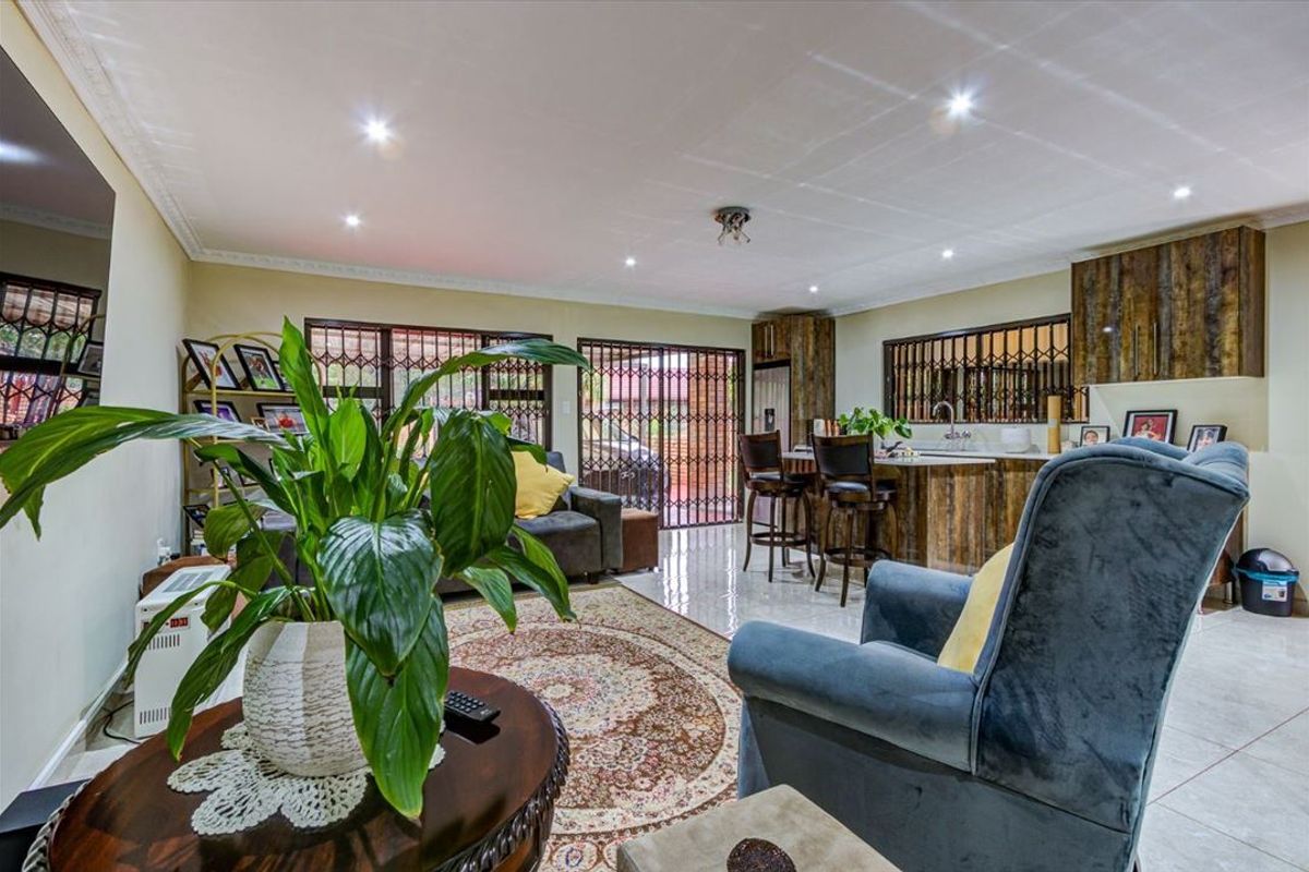 Spacious Family Home with Staff Quarters - Photo 2