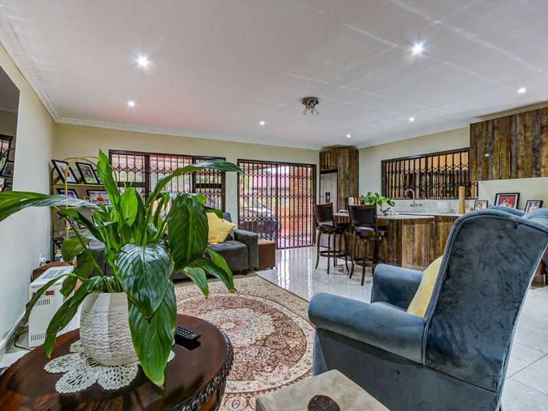 Spacious Family Home with Staff Quarters - Photo 2