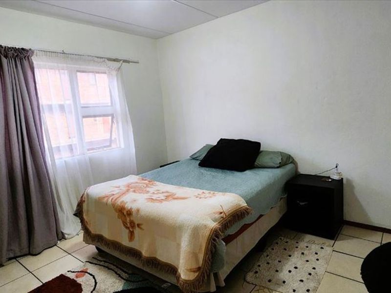 Cozy Two-Bedroom Home with Garage - Photo 3