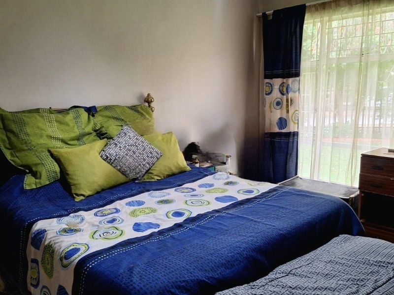 Spacious 5-Bedroom Family Home with Endless Potential - Photo 7
