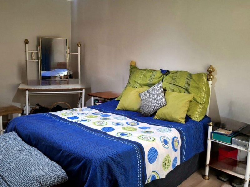 Spacious 5-Bedroom Family Home with Endless Potential - Photo 6