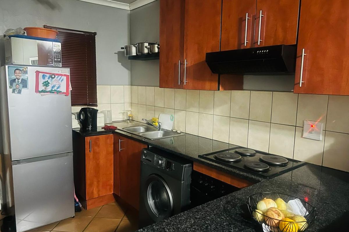 Modern first floor 2 Bedroom and 1 Bathroom Apartment for Rent - Photo 2