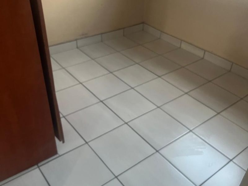 Modern first floor 2 Bedroom and 1 Bathroom Apartment for Rent - Photo 4