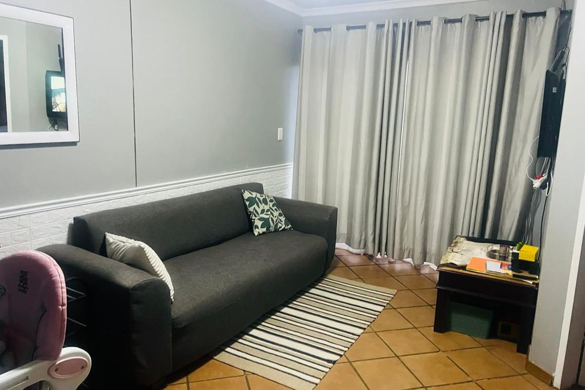 Modern first floor 2 Bedroom and 1 Bathroom Apartment for Rent - Photo 3