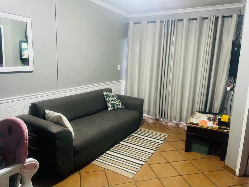 Modern first floor 2 Bedroom and 1 Bathroom Apartment for Rent - Photo 3