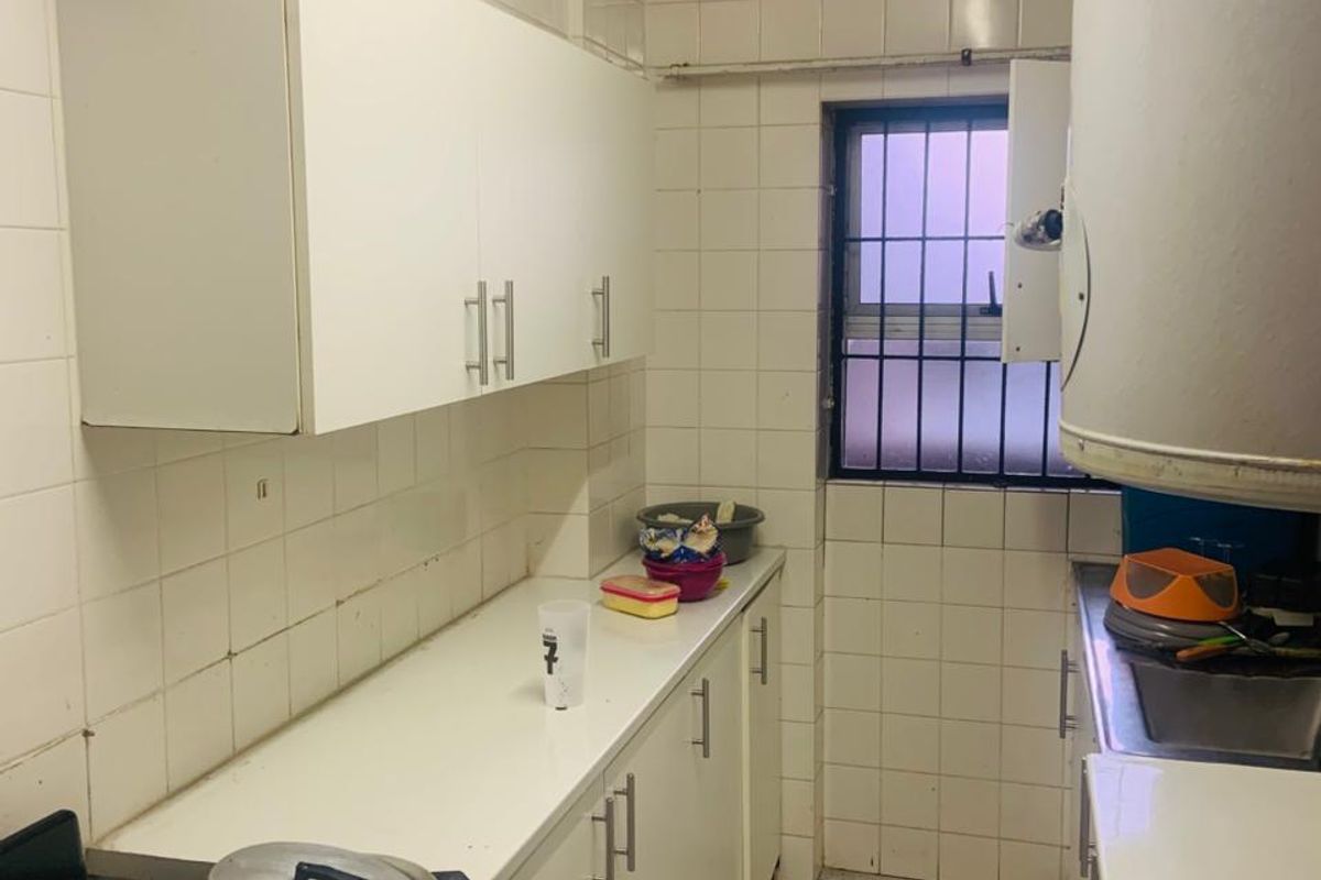 1.5 Bedrooms, 1 Bathroom Apartment For Sale In Durban Central, Durban - Photo 2
