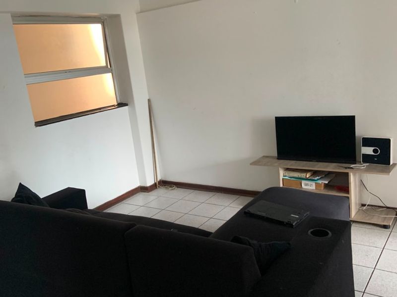1.5 Bedrooms, 1 Bathroom Apartment For Sale In Durban Central, Durban - Photo 3
