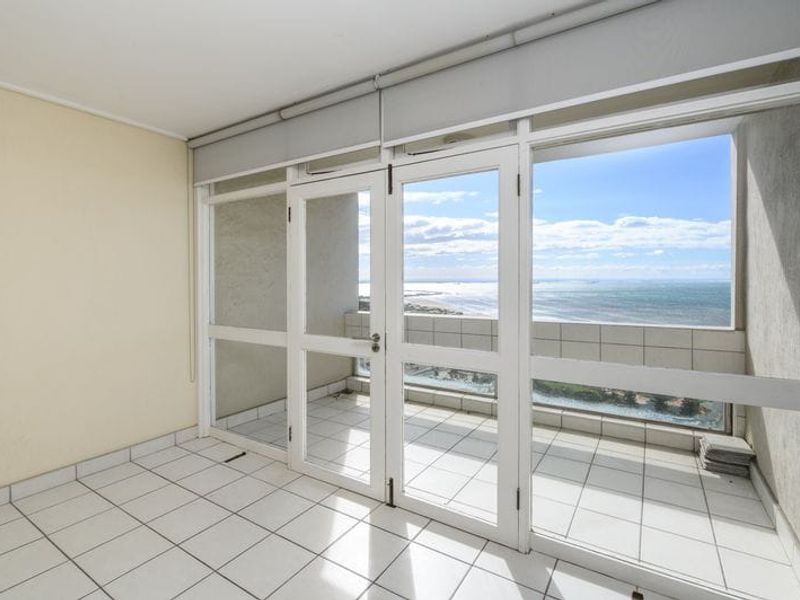 Luxury 3 bedroom Beachfront Apartment for Sale in Humewood - Photo 1