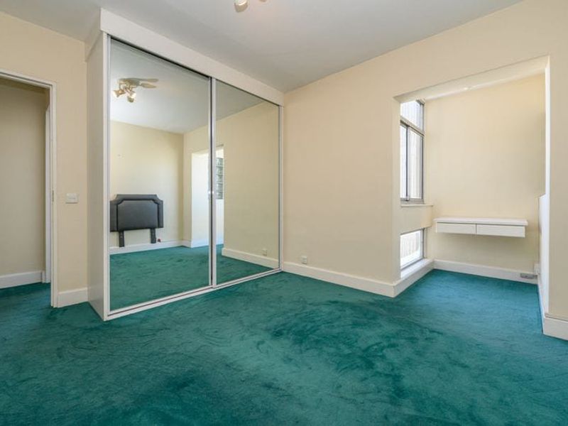 Luxury 3 bedroom Beachfront Apartment for Sale in Humewood - Photo 7