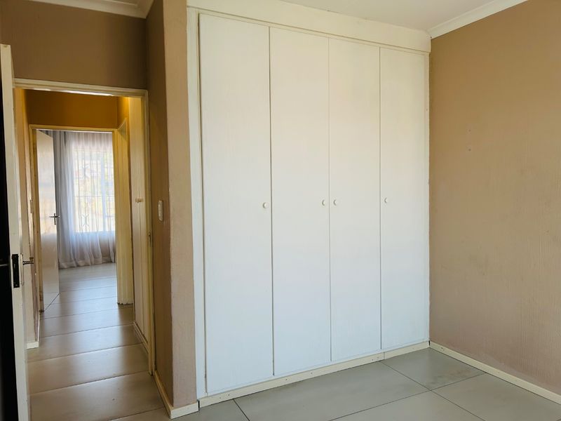 2 Bedroom 1 Bathroom 1st Floor Apartment For Rental - Photo 10