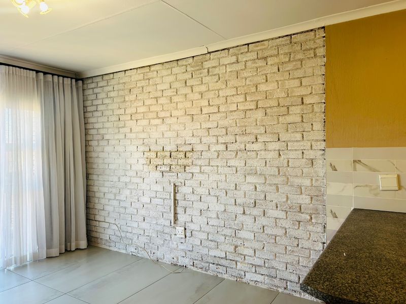 2 Bedroom 1 Bathroom 1st Floor Apartment For Rental - Photo 6