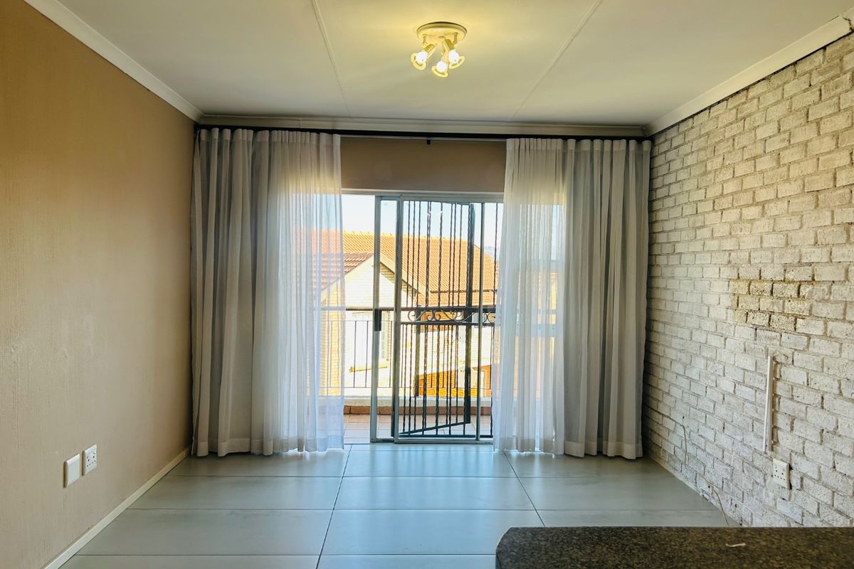 2 Bedroom 1 Bathroom 1st Floor Apartment For Rental - Photo 5