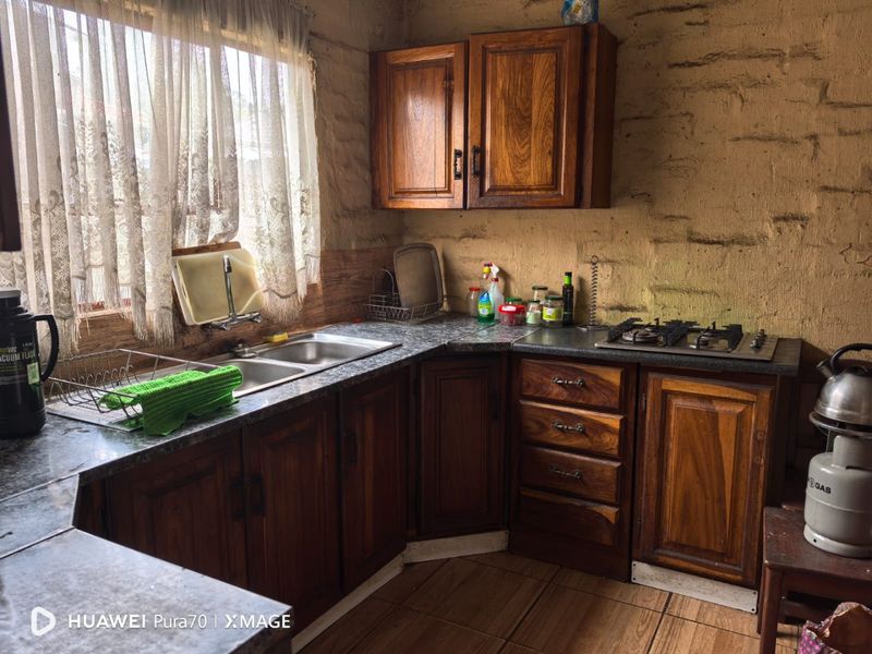 1 House with a wooden cottage, 1 Prime Property | Cottage + Main Home with Mountain Views - Photo 1