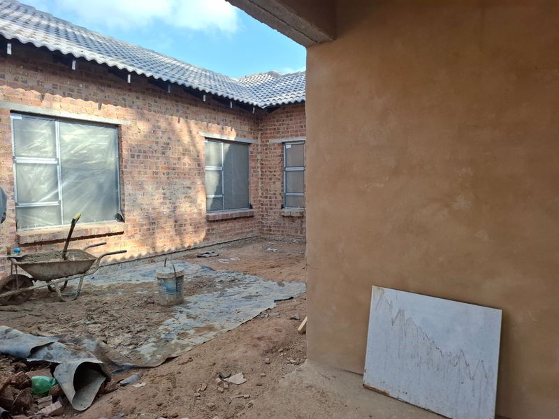 Brand-New 4-Bedroom, office/hobbyroom_Family Home on 1,050m2 Stand in Silver Woods Country Estate - Photo 4