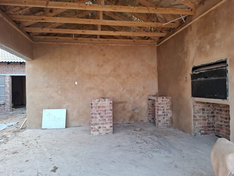 Brand-New 4-Bedroom, office/hobbyroom_Family Home on 1,050m2 Stand in Silver Woods Country Estate - Photo 3