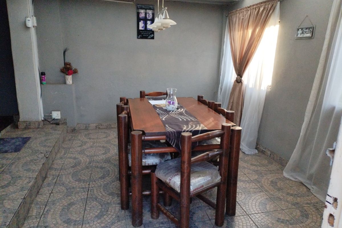 3 Bedroom House for Sale in Strubenvale - Photo 5