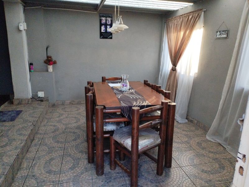 3 Bedroom House for Sale in Strubenvale - Photo 5