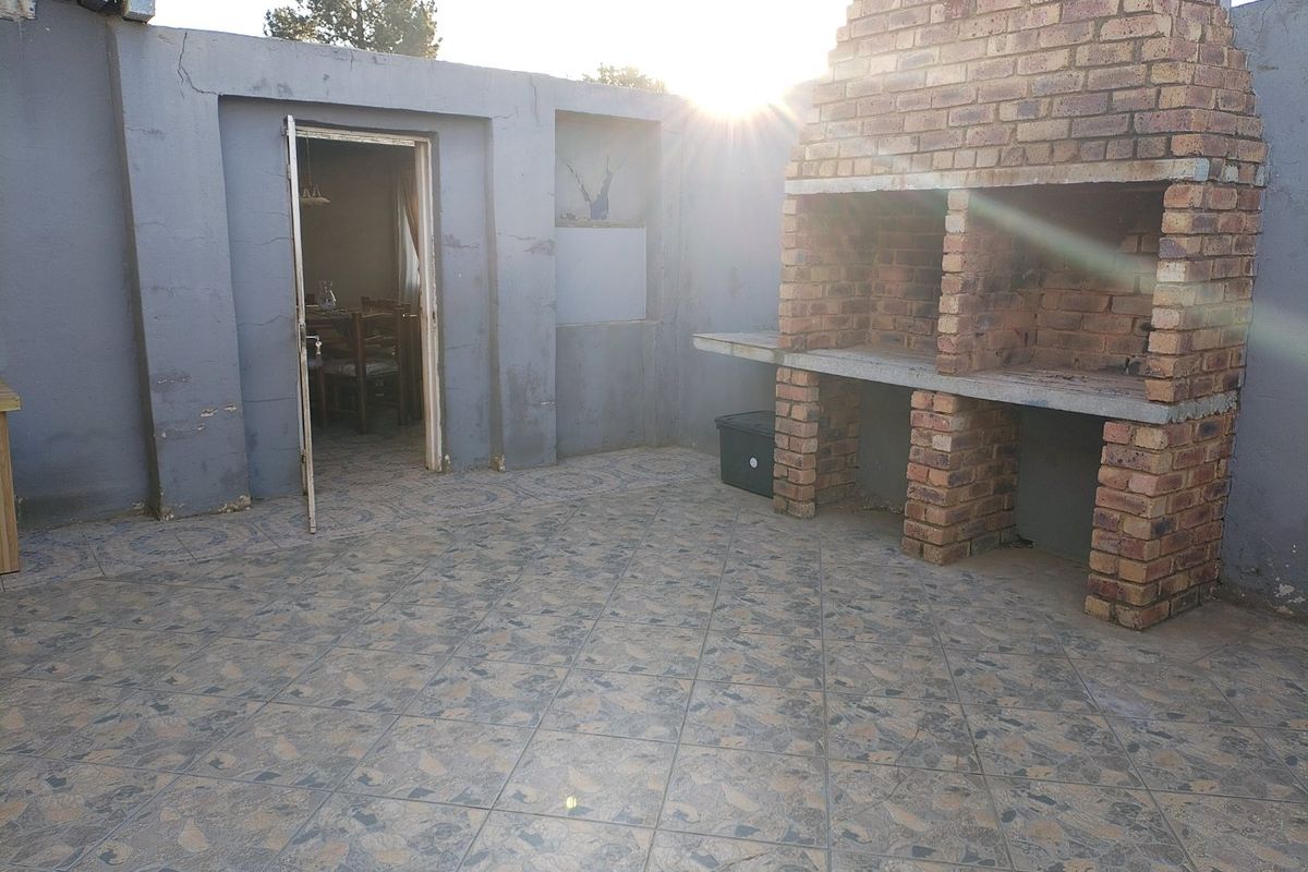 3 Bedroom House for Sale in Strubenvale - Photo 3