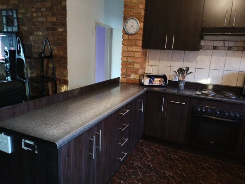 3 Bedroom House for Sale in Strubenvale - Photo 8