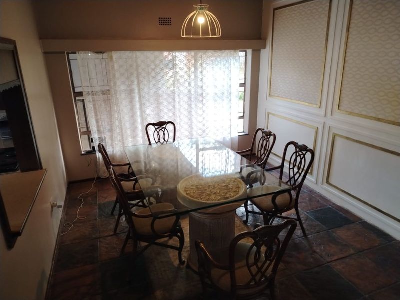 Exceptional Family Home with Guesthouse Potential! - Photo 4