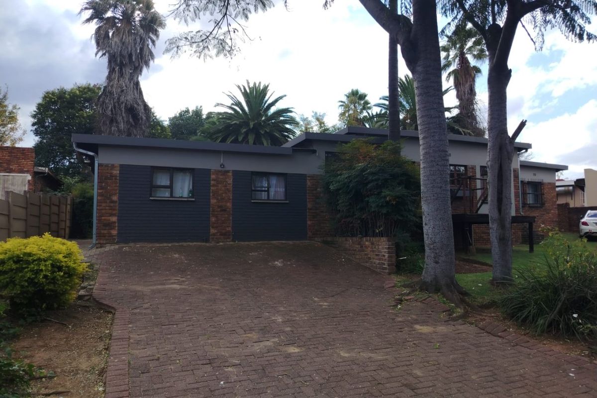 Exceptional Family Home with Guesthouse Potential! - Photo 2