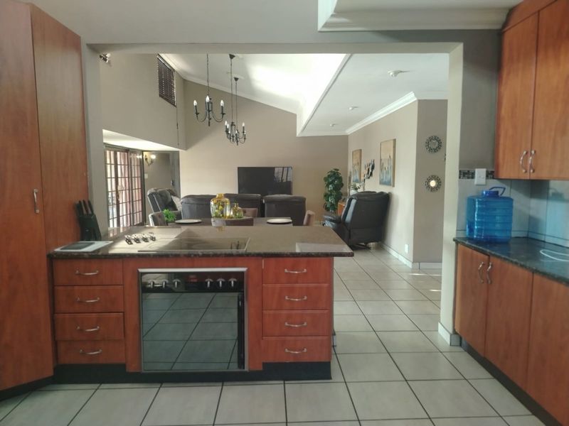 Luxury Family Living at Its Finest! - Photo 6