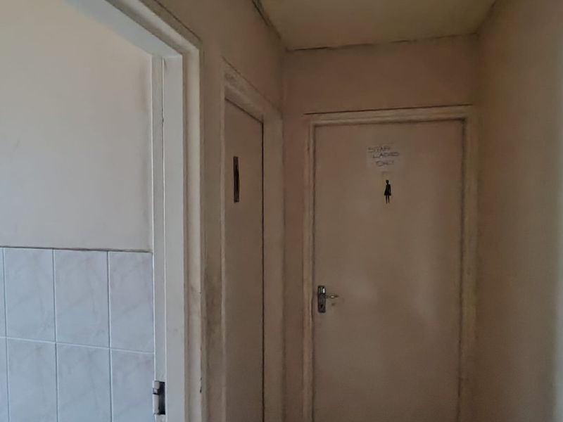 Commercial Property for Sale in East London Central  - Photo 6
