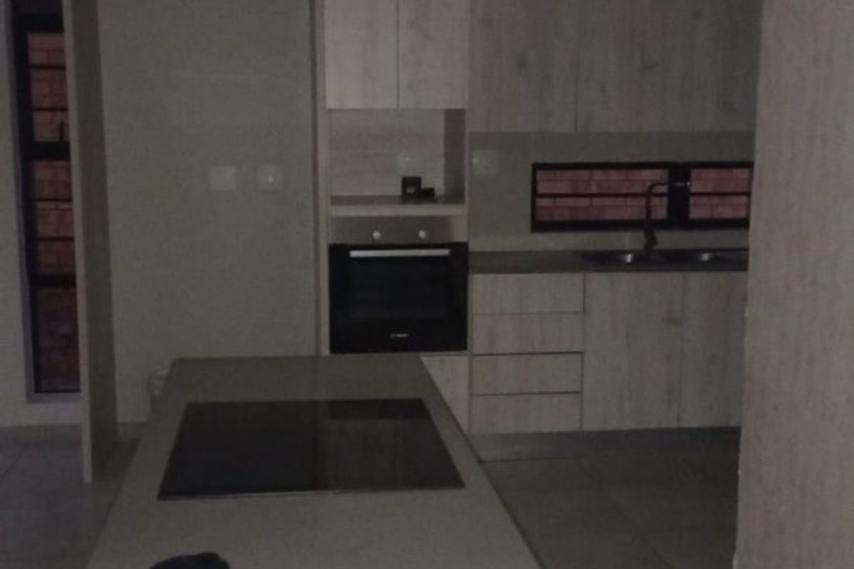 3 bed 2.5 bath duplex to let in Amberfield  - Photo 5
