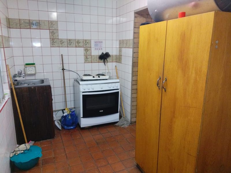 Danville Ext 5 | 4 Bed + 2 Bed Income Flat | 1098m2 Stand |  R2.349m All-Inclusive - Photo 8