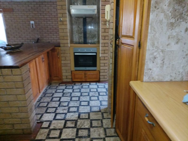Danville Ext 5 | 4 Bed + 2 Bed Income Flat | 1098m2 Stand |  R2.349m All-Inclusive - Photo 6