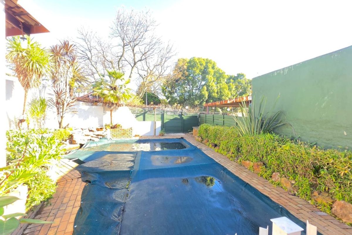 Charming 3 Bedroom Home with flatlet. - Photo 4