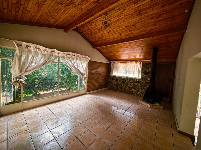 Renovator's Dream Near the Vaal Dam – Endless Potential! - Photo 6