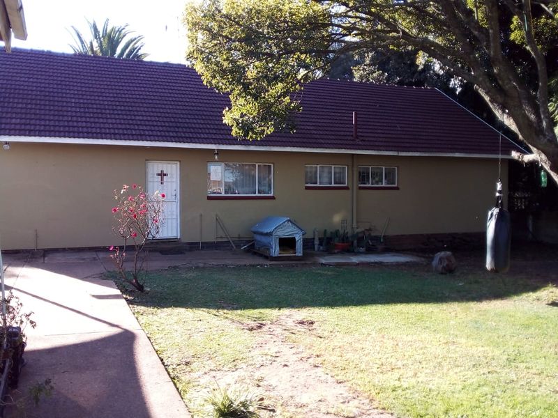 Well-maintained Family Home In Ideal Location with Endless Potential - Photo 6