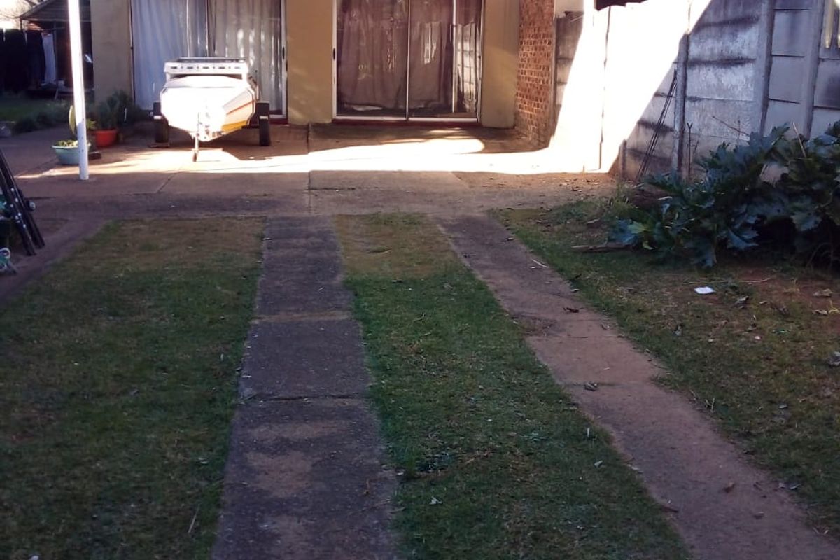 Well-maintained Family Home In Ideal Location with Endless Potential - Photo 3