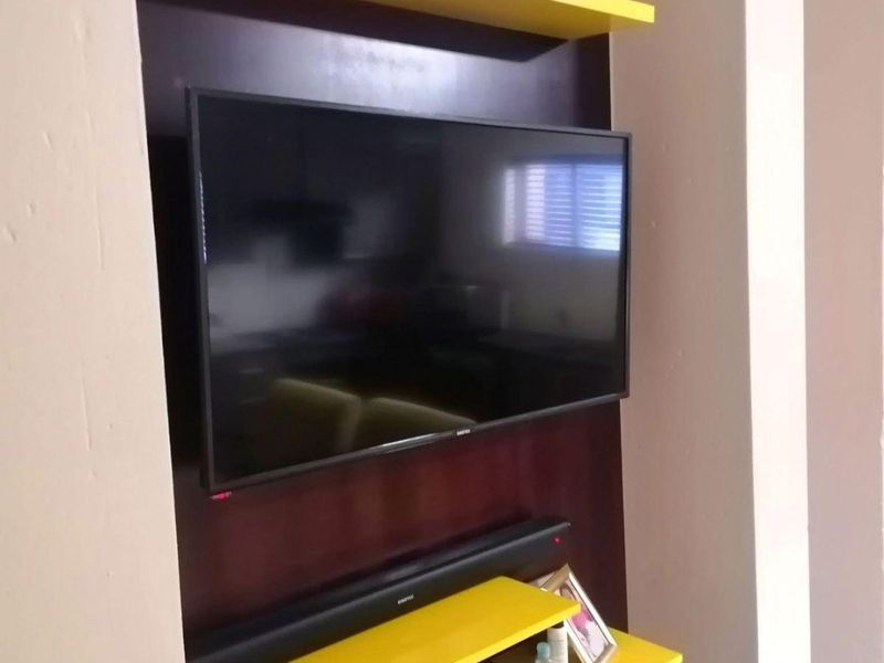 2 Bedroom and 1 Bathroom to rent - Photo 4