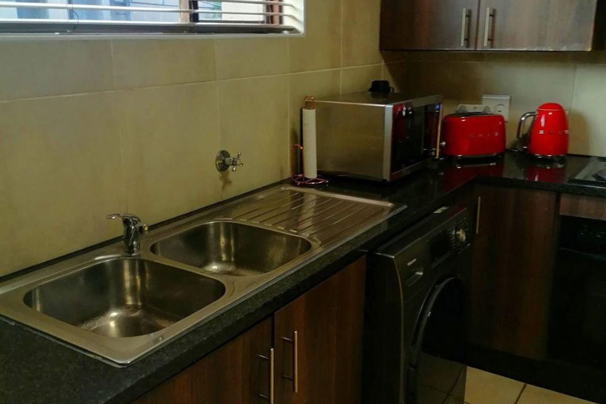 2 Bedroom and 1 Bathroom to rent - Photo 3