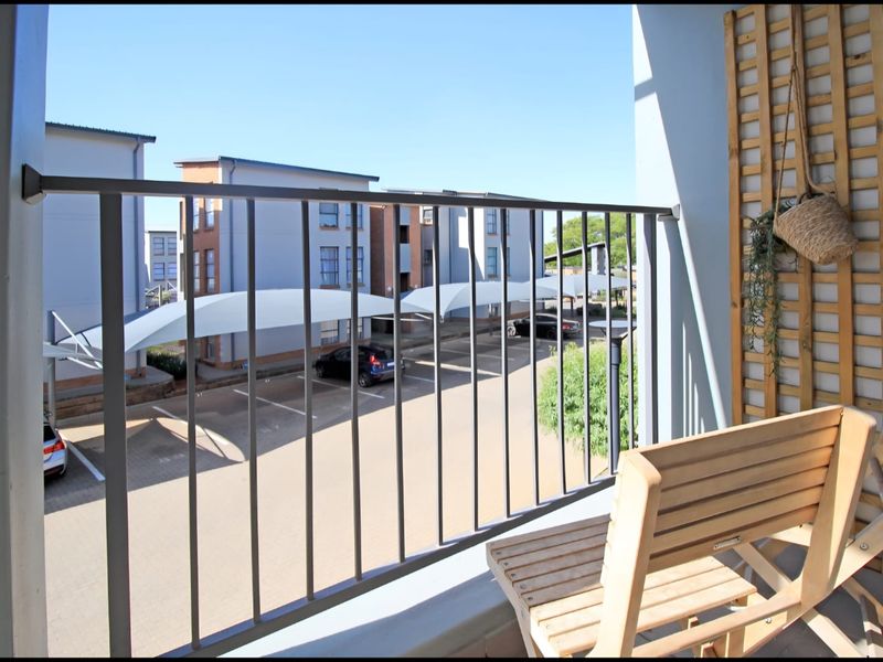 Modern second Floor Apartment for Rent in Klipfontein - Photo 10