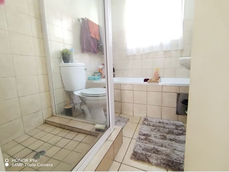 Modern second Floor Apartment for Rent in Klipfontein - Photo 7