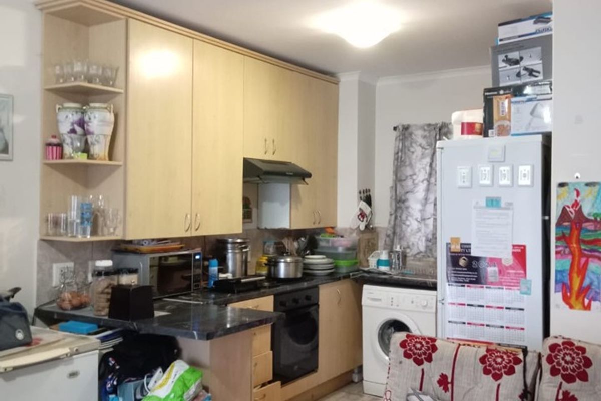 Secure 1st Floor Apartment in Strand/Gordons Bay - Photo 3