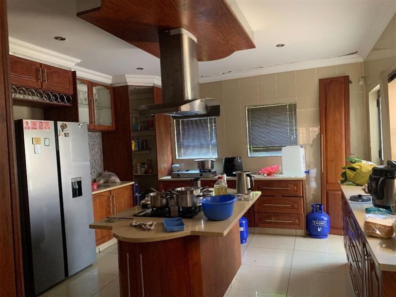 5 bedroom, 4 bathroom house in Savannah Country estate  - Photo 4