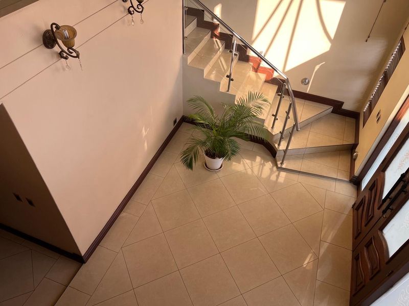 5 bedroom, 4 bathroom house in Savannah Country estate  - Photo 5